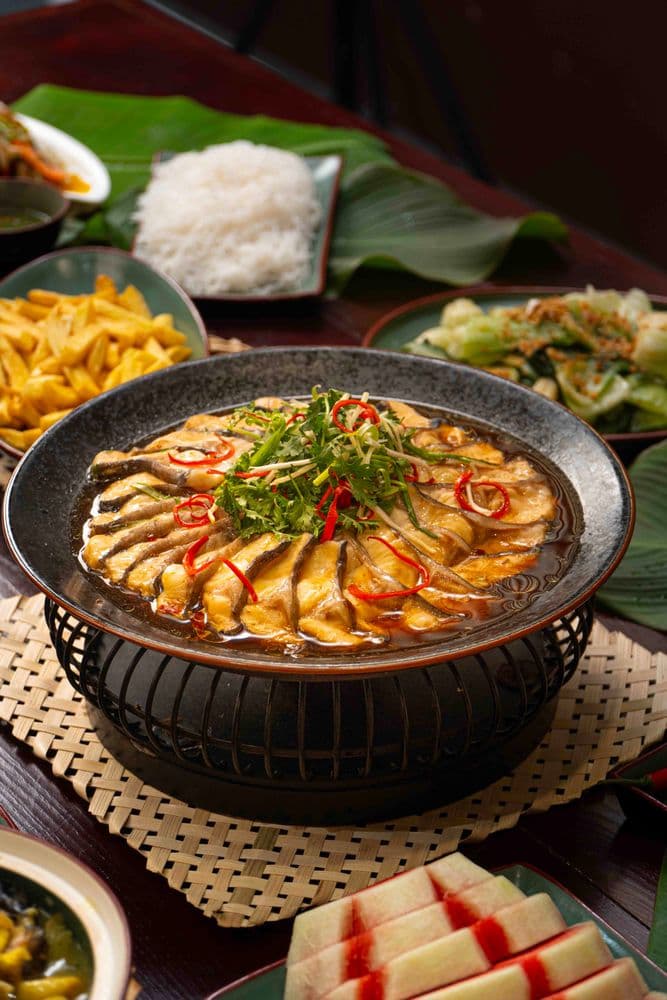 Cá Lăng Hấp Xì Dầu Thương Hạng